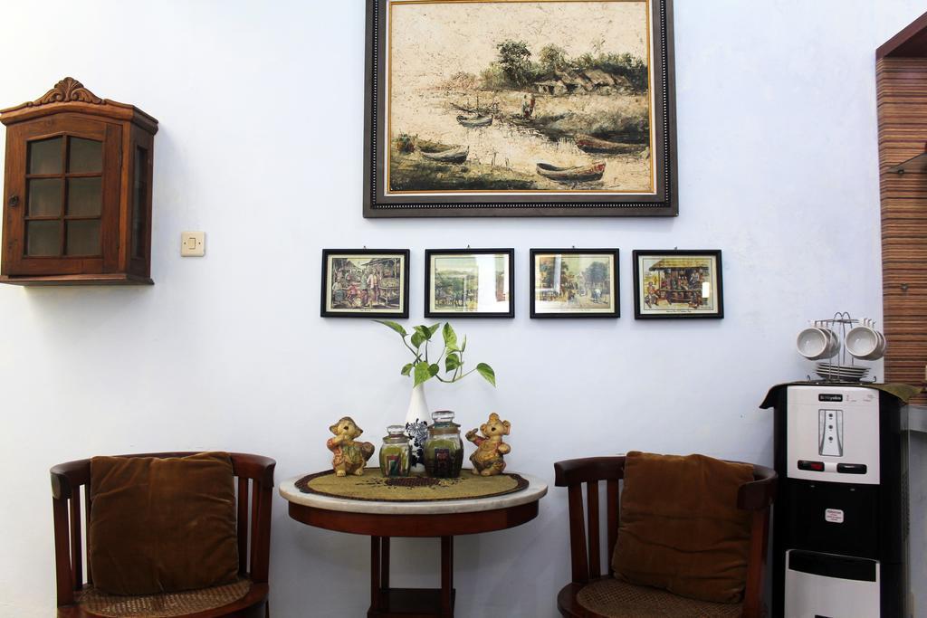 Griya Kedasih Guesthouse Джокьякарта Экстерьер фото