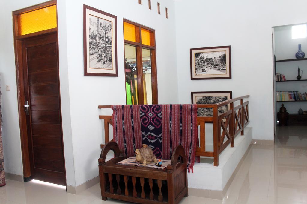 Griya Kedasih Guesthouse Джокьякарта Экстерьер фото