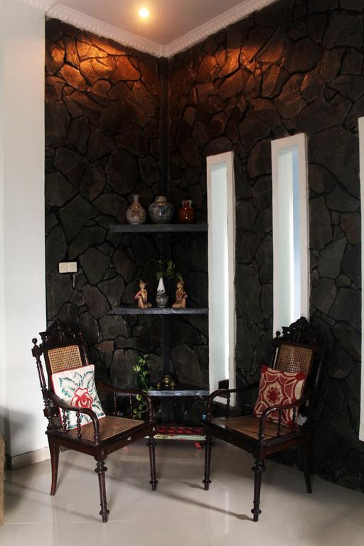 Griya Kedasih Guesthouse Джокьякарта Экстерьер фото